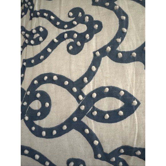 POTTERY BARN Embroidered Pillow W‎ Cover Natural/Blue 24" X 24" Bauble Linen - Picture 2 of 10
